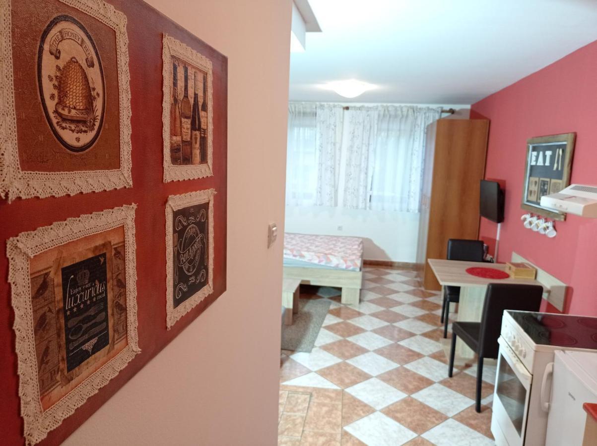 Studio Galerija Apartment Subotica Ngoại thất bức ảnh